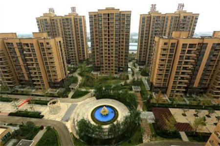 城北思源一巷别墅5室2厅2卫136万200m2豪华装修出售